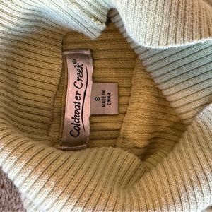 Light green turtle neck